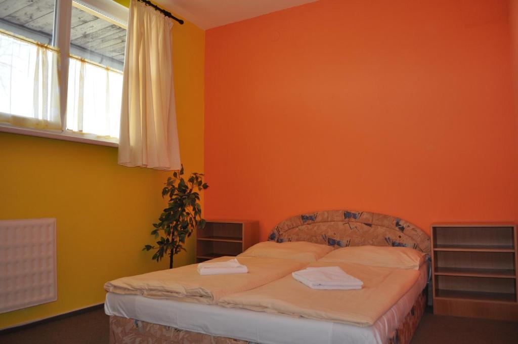 Trenčín Sport Hotel Ostrov الغرفة الصورة