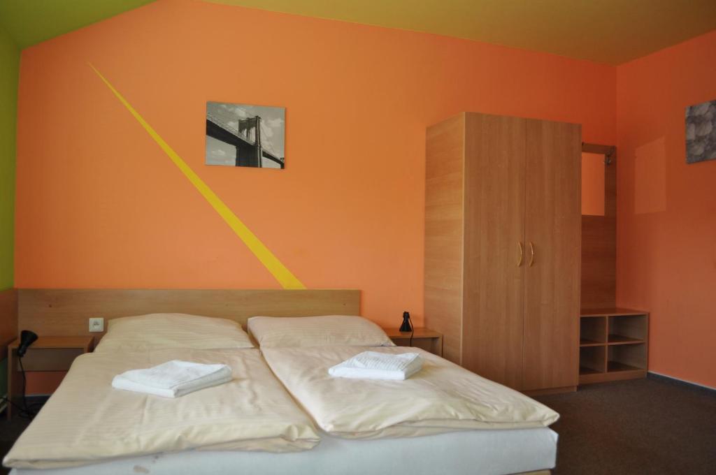 Trenčín Sport Hotel Ostrov الغرفة الصورة